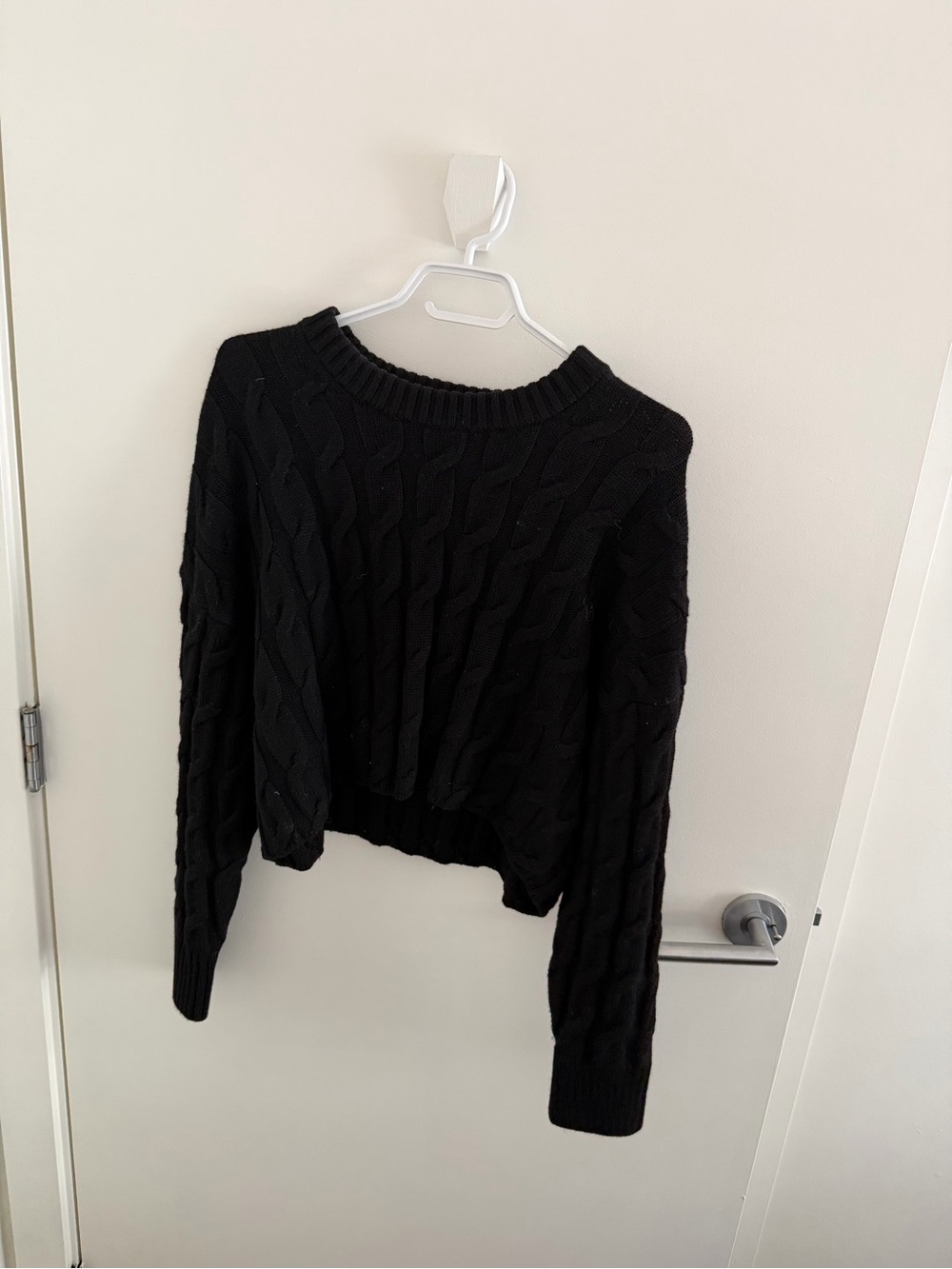 Babaton Black Crop Cable Knit Women's Sweater - Classic Crewneck